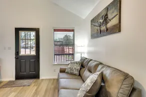 Modern Sabine River Cabin, 3 Mi to Boat Launch! - Interiør