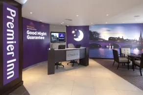 Premier Inn Bedford South - A421 - Rezeption