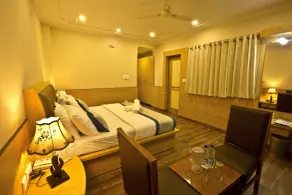 Quartz Himalayan Brothers - Room
