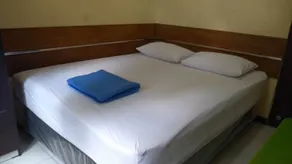 Hotel O Solo Point Guest House Syariah - Room