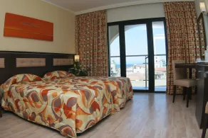 Livadhiotis City Hotel - Chambre