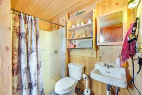 Pet-Friendly Waterfront Minong Cabin with Fire Pit - Bad