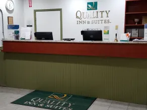 Quality Inn & Suites Bainbridge Island - Réception