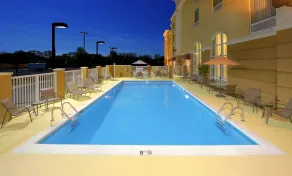 Hampton Inn Suites Scottsboro - Pool