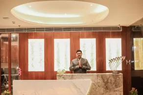 Regenta Place Bhopal by Royal Orchid Hotels Limited - Rezeption