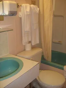 The Ol' Frontier - Baño