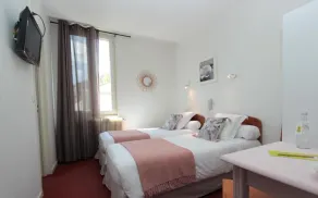 HOTEL LES MARRONNIERS - Zimmer