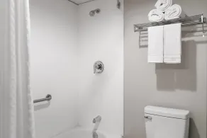 Days Inn by Wyndham Hagerstown I-70 - Salle de bain
