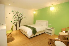 Season 5 Inn - Room