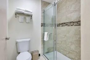 Quality Suites Albuquerque Airport - Badezimmer
