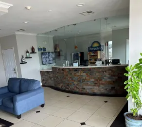 Days Inn by Wyndham Humble/Houston Intercontinental Airport - Vestíbulo