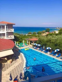 Amoudi Studios Apartments Hotel - Piscine