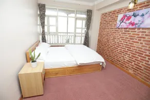 KAJI CHEN - Room