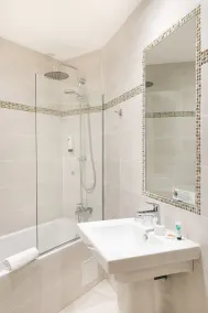Hôtel Locarno - Salle de bain