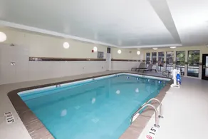 Courtyard Bay City - Piscine