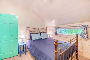 Riverfront Home w/ Fire Pit + Deck in Lansing - Interiør