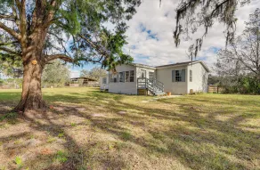 Charming Farmhouse in Morriston w/ Fenced Yard - Interiør