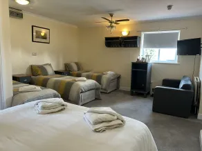 Halfway House Inn Country Lodge - Zimmer
