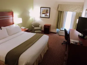 Holiday Inn Express Harrisburg SW - Mechanicsburg by IHG - Room