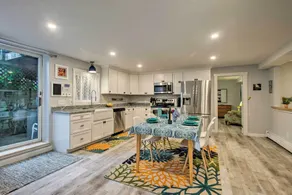 Martha's Vineyard Apt ~ 1 Mile to Inkwell Beach! - Interior