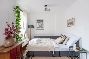 Charming Prague Apartment in Vršovice With Roof Terrace - Camera