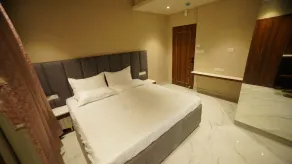 The Universe - Hotels & Banquets - Quarto