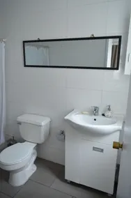 Yogi hostels - Bathroom