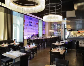 Hotel 71 by Preferred Hotels & Resorts - Restaurant