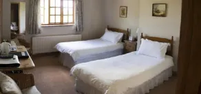 Larkrise Cottage Bed And Breakfast - Room