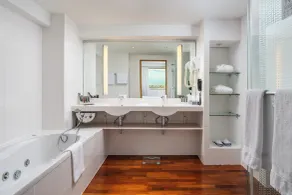 Novotel Bucharest City Centre - Bathroom
