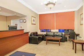 Howard Johnson by Wyndham Torrance - Lobby