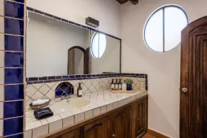 3BR Garden Home with Rooftop & Garage in Centro San Miguel de Allende - Salle de bain