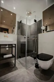 Ascot Hotel - Bathroom
