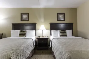Grand View Inn & Suites - Chambre