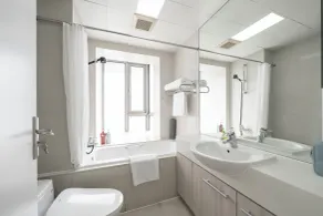 Tyms 2BR 2BA Modern Residence Xujiahui Near Metro - Salle de bain