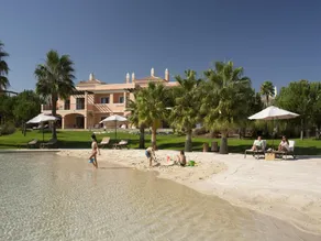 Cascade Wellness & Lifestyle Resort - Piscine