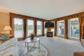Dog-friendly Home on Black River Lake w/ Boat Dock - Interiør