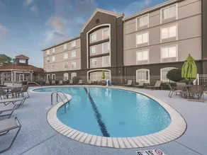 La Quinta Inn & Suites by Wyndham Shreveport Airport - Piscine