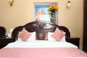 Shree Ganesha Palace Near Kashi Vishwanath Temple - Room