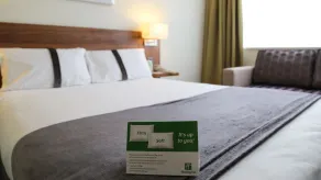 Holiday Inn Runcorn M56 Junction 12 by IHG - Room