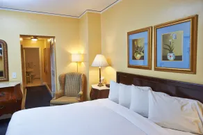3 West Club - Room