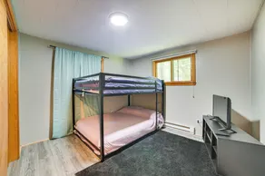 Prudenville Family Home w/ Game Room & Fire Pit! - Interiør
