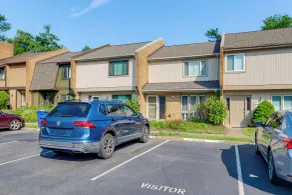 3 Mi to Dulles Airport: D.c. Area Townhome - Interior