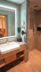 Transit by Encalm - Nap and Shower - Baño