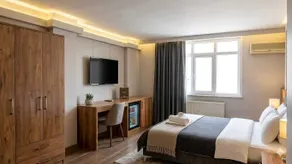 Full Moon Hotel - Room