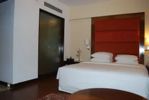 Four Points by Sheraton Ahmedabad - Chambre