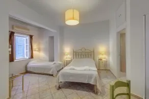 Ethrion - Room
