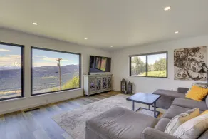 Mt Hood Views: Modern Underwood Home w/ Deck! - Innenbereich