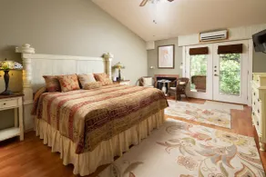 Creekhaven Inn & Spa - Rom