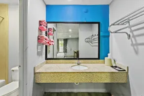 Jeffersonian Motor Inn by Townhouse, Prentiss MS - Badeværelse
